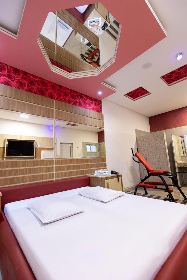 Love hotel Troia