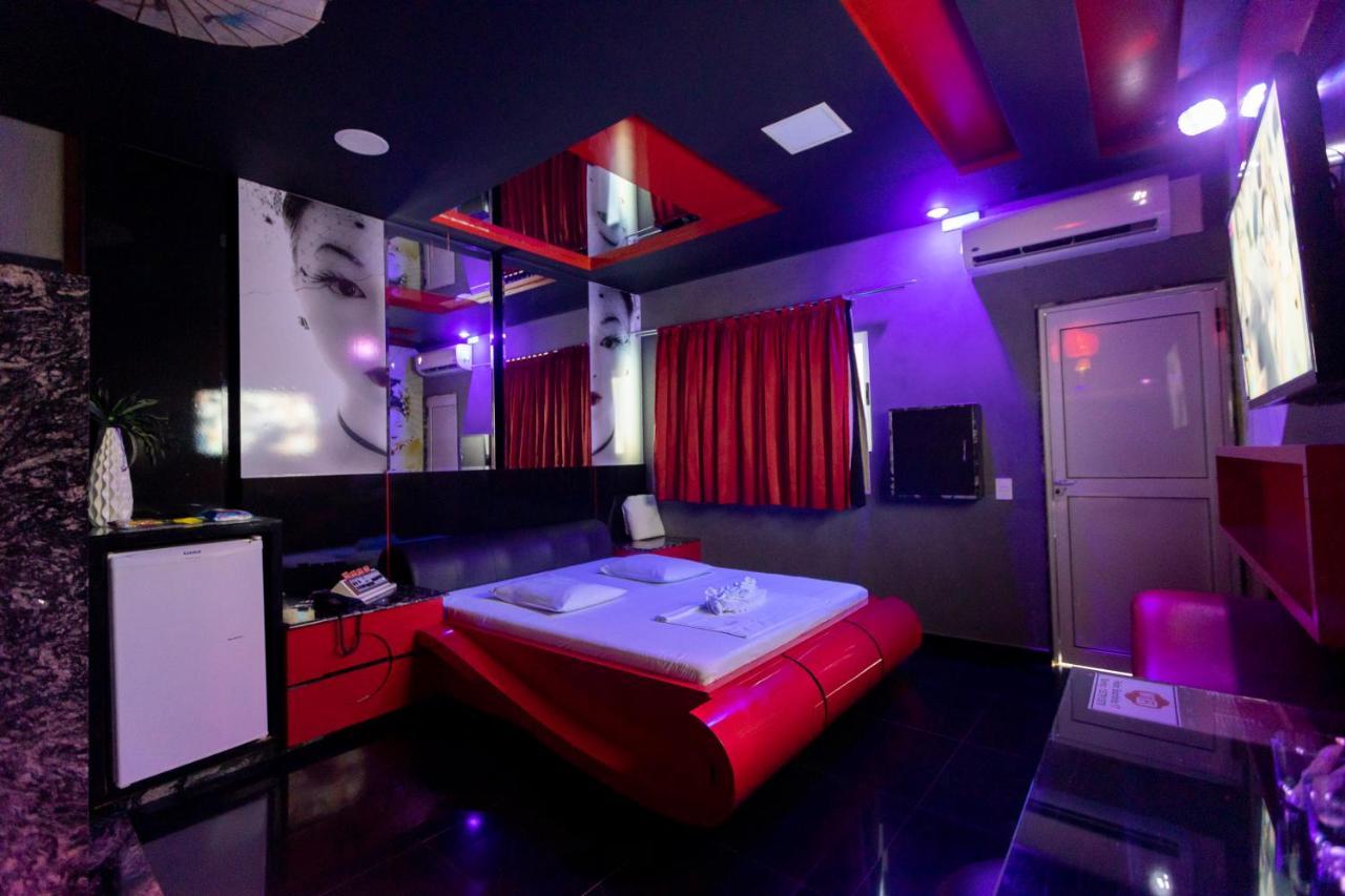 Love hotel Troia
