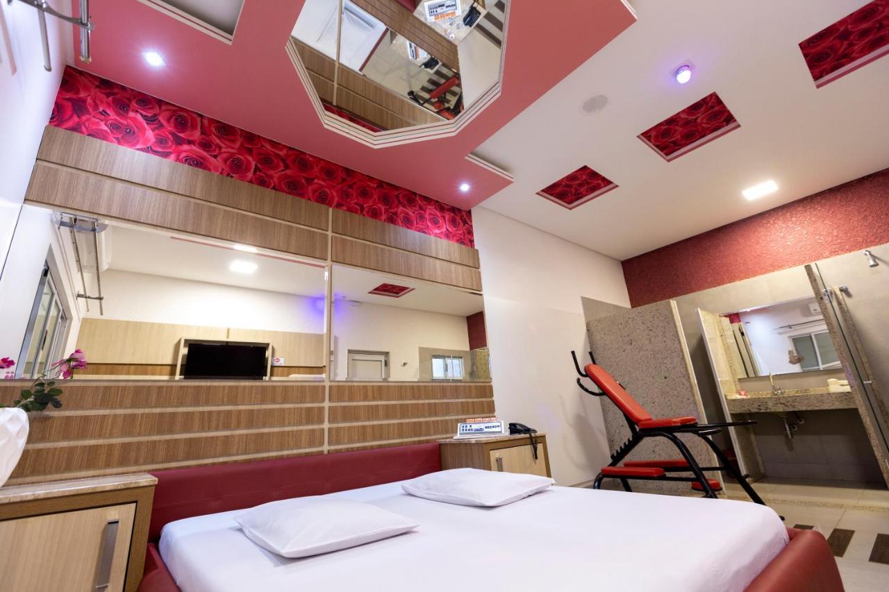 Love hotel Troia *